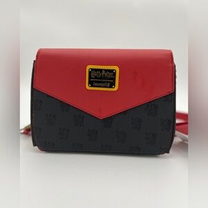 Loungefly Harry Potter Gryffindor Chain Strap Crossbody Bag